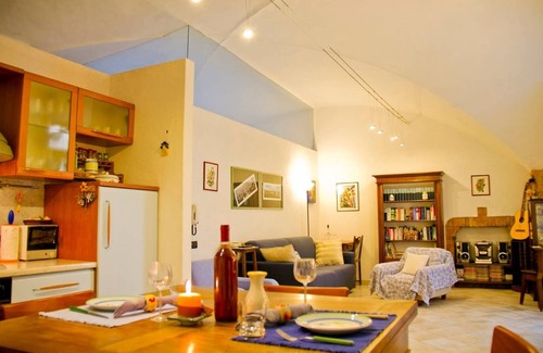 Bettona Appartement | Appartement médiéval confortable à 20m de la place