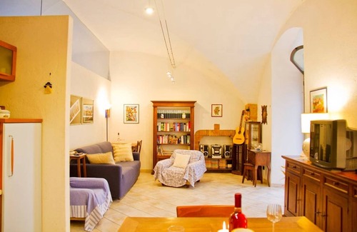 Bettona Appartement | Appartement médiéval confortable à 20m de la place