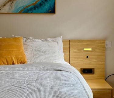 Blakehurst Maison | Cosy Modern 5BR Home-Major Hubs Parks with EV Charger