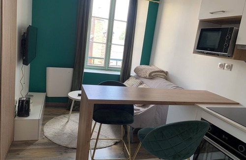 Dinan - Saint-Malo Appartement | Cosy, modern apartment in a central location close to all amenities
