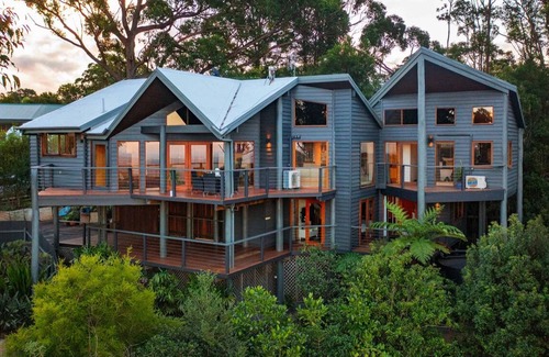 Eagle Heights Maison | Cosy Mountain house w/fire and pool on Tamborine Mountain!