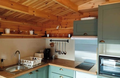 Eourres Appartement | Cosy mountain chalet ideal for hikers and nature lovers