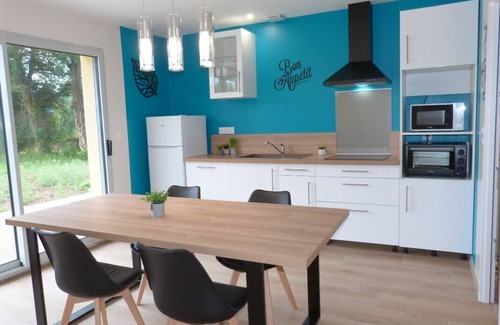 Saint-Pardoux Villa | Agréable maison neuve, cosy proche lac, plage et bourg, TV, WIFI, parking