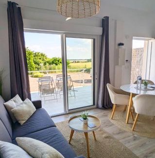 Bois-Jerome-Saint-Ouen Appartement | Cosy Normandy - 03