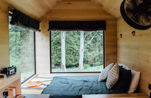 Beaumont Maison | Cosy Off-Grid Cabin in Kangaroo Valley - Miguel