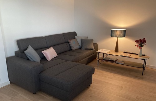La Rochelle Appartement | Charmant 2 pièces au calme, canapé, terrasse, à 15 mn vélo ou bus centre ville