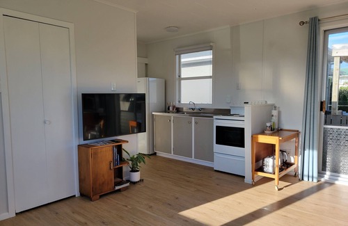New Plymouth Maison | Cosy one bedroom house on quiet cul-de-sac