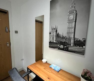 Euston Maison | Cosy Private Bedrooms in Euston London