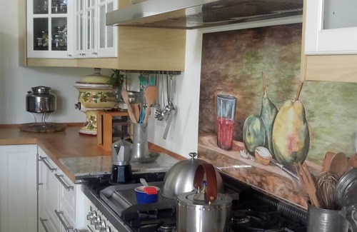 Monte Benichi Maison | Cosy private home in Medieval Village, with large terrace, pool and garden