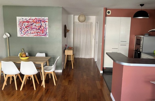 Chatou Appartement | Cosy, quiet apartment with balcony and parking