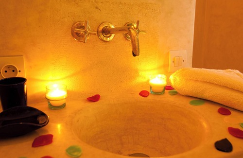 Zaouia Sidi Rhalem Lit Et Petit-Déjeuner | Cosy Riad Guest house with Plunge pool and a view of the Atlas mountain