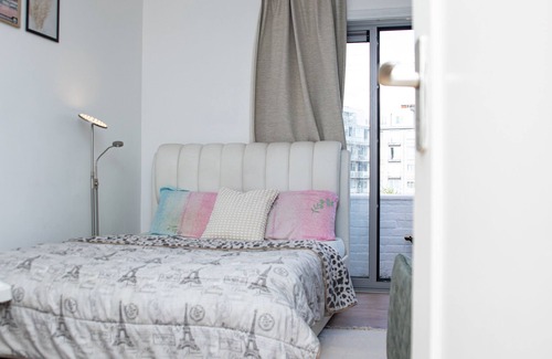 Anderlecht Lit Et Petit-Déjeuner | Cosy Room in a Beautiful Apartment