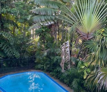 Jingili Lit Et Petit-Déjeuner | Cosy room tropical garden