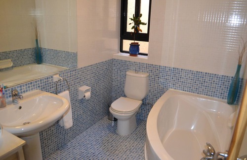 Msida Appartement | Cosy room with private bathroom in central modern apartment