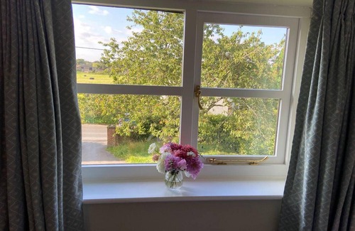 Bottlesford Maison | Stylish Getaway in the Heart of the Pewsey Vale