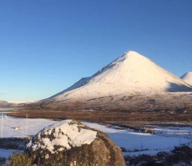 Waternish Maison | Cosy sea view cottage Isle of Skye