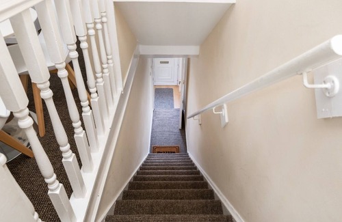 Cwmbrwla Maison | Cosy Stay Swansea - TV in Every Bedroom!