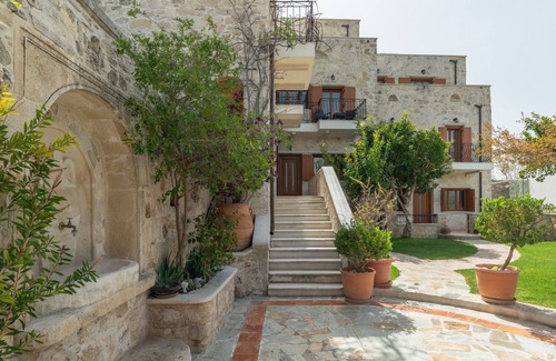 Malevizi Villa | Cosy stone Villa with breathtaking Mountain View . Nature & eco Friendly !
