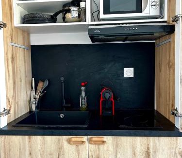 Albi Appartement | Cosy studio - Baignoire balnéo et Clim