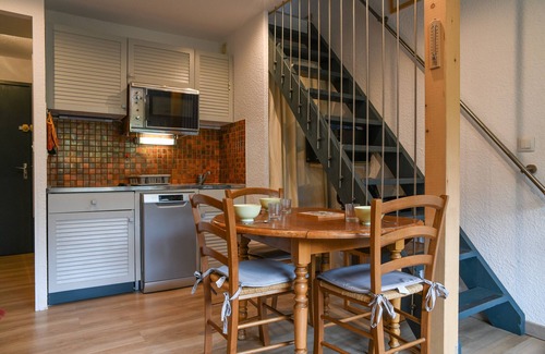 Allevard Appartement | Cosy Studio Mezzanine Apartment with Mountain View and Balcony
