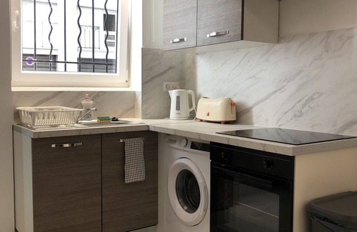 1st Arrondissement Appartement | Studio chaleureux rénové à neuf à Lyon 1er à proximité immédiate Place Rouville