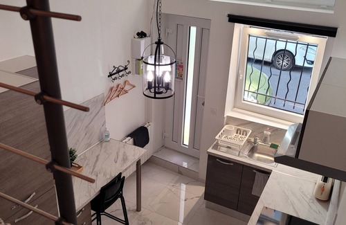 1st Arrondissement Appartement | Studio chaleureux rénové à neuf à Lyon 1er à proximité immédiate Place Rouville