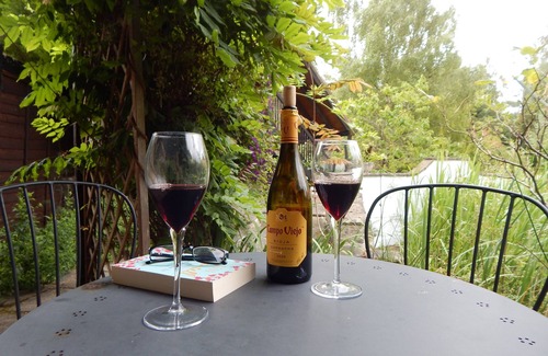 Hinton Appartement | Cosy studio with open fire, perfectly located for visiting Bristol and Bath