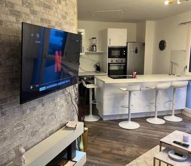 Chevilly-Larue Appartement | Cosy T2 au porte dOrly Rungis au pied du metro ligne 14