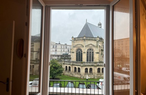 Downtown Le Havre Appartement | Cosy T2, Notre-Dame church view, downtown, new
