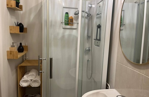 Downtown Le Havre Appartement | Cosy T2, Notre-Dame church view, downtown, new