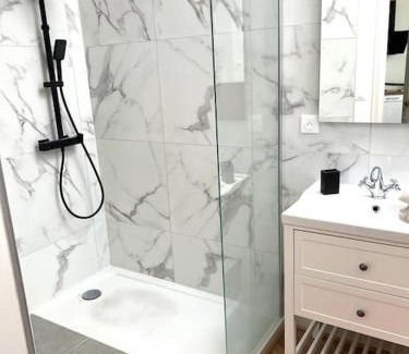 Reims City Centre Appartement | COSY T3 Centre Reims/Pkg Privé