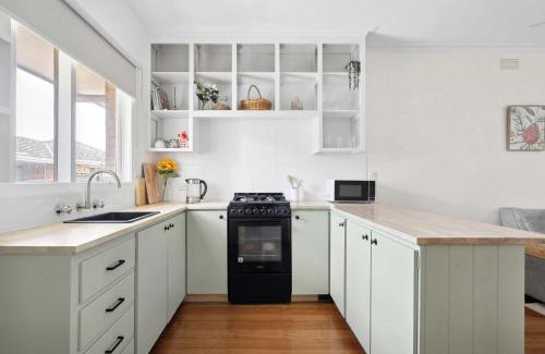 Geelong West Maison | Cosy Townhouse in the Heart of Geelong West