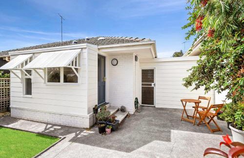 Geelong West Maison | Cosy Townhouse in the Heart of Geelong West