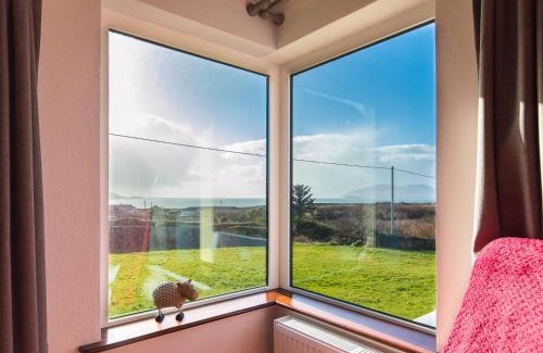 Beenbane Maison | Cosy two bedroom cottage in Waterville with sea views