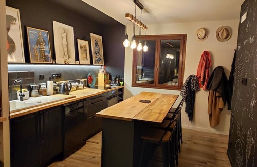 Charmes-sur-Rhone Maison | Logement cosy sous toiture 2 à 10 pers sans extérieur