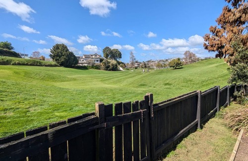 Otumoetai Appartement | Cosy unit by golf course in Tauranga