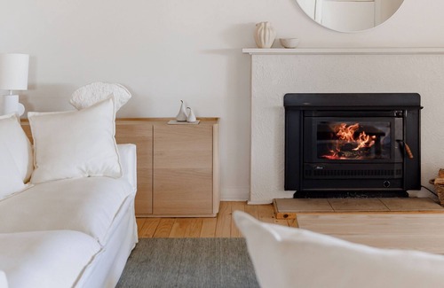 McLaren Flat Autre | Cosy vineyard cottage overlooking the vines in McLaren Flat, Fleurieu Peninsular