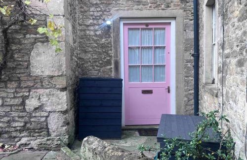 Frome Maison | Cosy Weavers Cottage - Heart of Frome