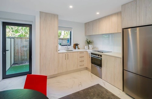 Lower Hutt Maison | Cosy Wellington Escape | Near Taita Train Station
