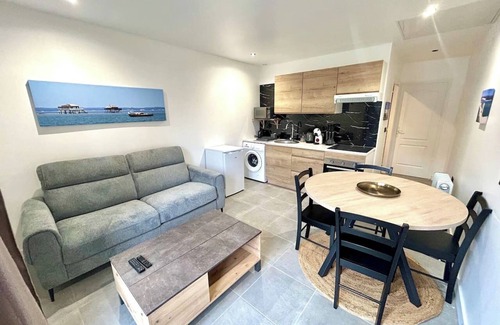 Gradignan Maison | Cosy - Wifi - Jardinet - Near Bordeaux