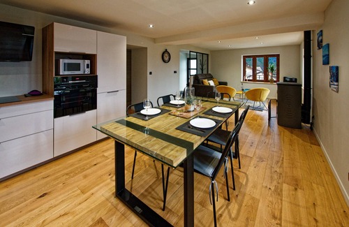 Cuttura Appartement | Cosy*Wifi/Netflix*Modern - at Ô JurassiK
