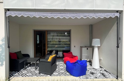 Magny-le-Hongre Appartement | Cosygreen77 -Disneyland à 7mn voiture avec terrasse, jardin et place de parking