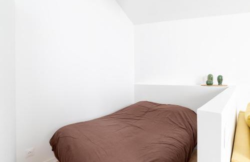 Pont Rousseau Appartement | CosyRez - Wifi, Central, Calme