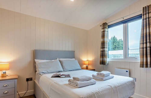 Bretforton Cabine | Cotswold lodge with hot tub - Cotswold View