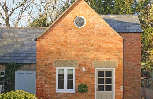 Stratton Maison | Cotswold Luxury, Cirencester, walks, pubs, shops