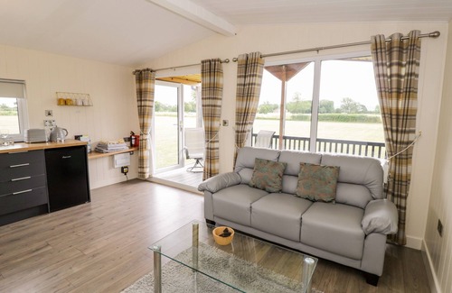 Bretforton Cottage | COTSWOLD VIEW 3, romantic, character holiday cottage in Honeybourne