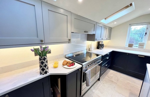 Kingham Cottage | Cotswolds barn conversion in foodie-heaven Kingham