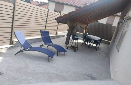 Labergement-Sainte-Marie Maison | Cottage between lake and mountain