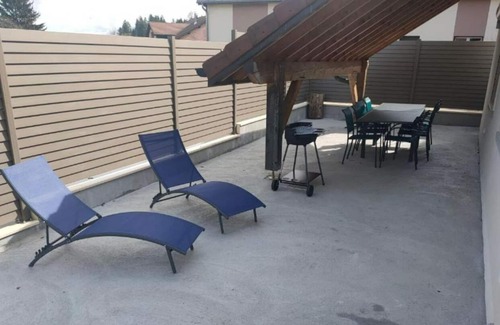 Labergement-Sainte-Marie Maison | Cottage between lake and mountain
