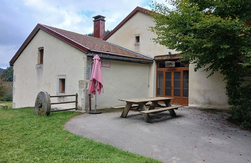 La Pesse Cottage | gîte, 12 personnes, confortable et spacieux,